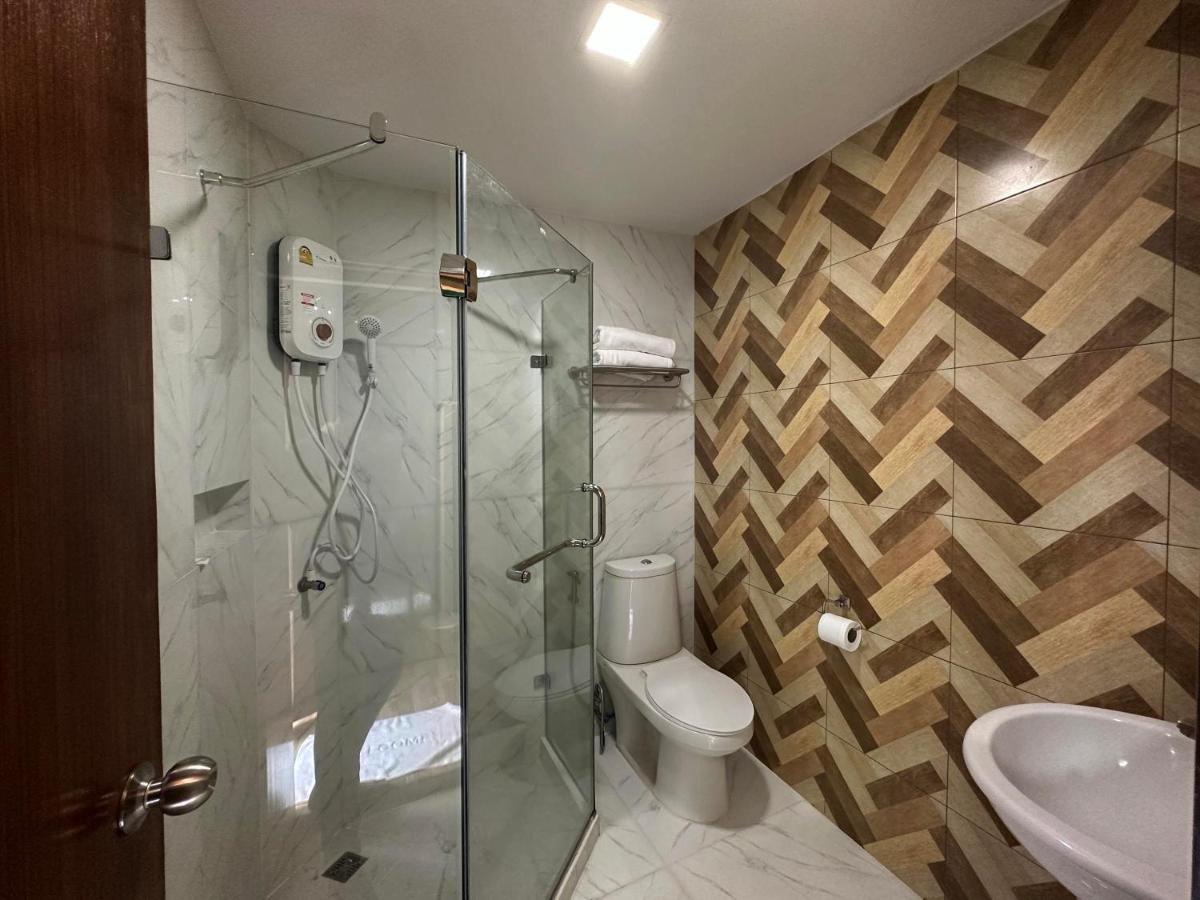 Plernpetch Hotel Surat Thani Exterior photo