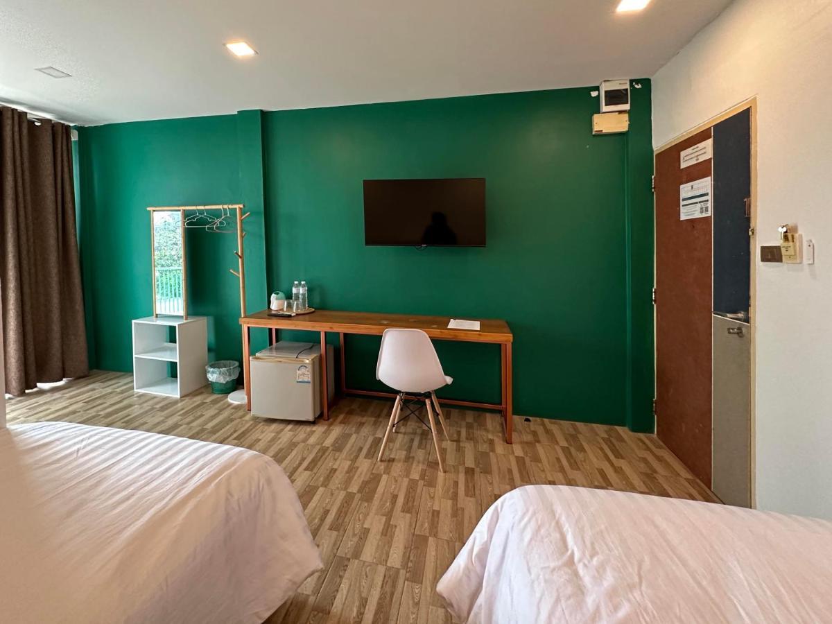 Plernpetch Hotel Surat Thani Exterior photo