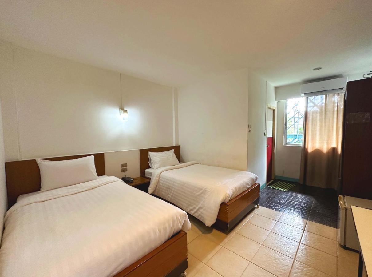 Plernpetch Hotel Surat Thani Exterior photo