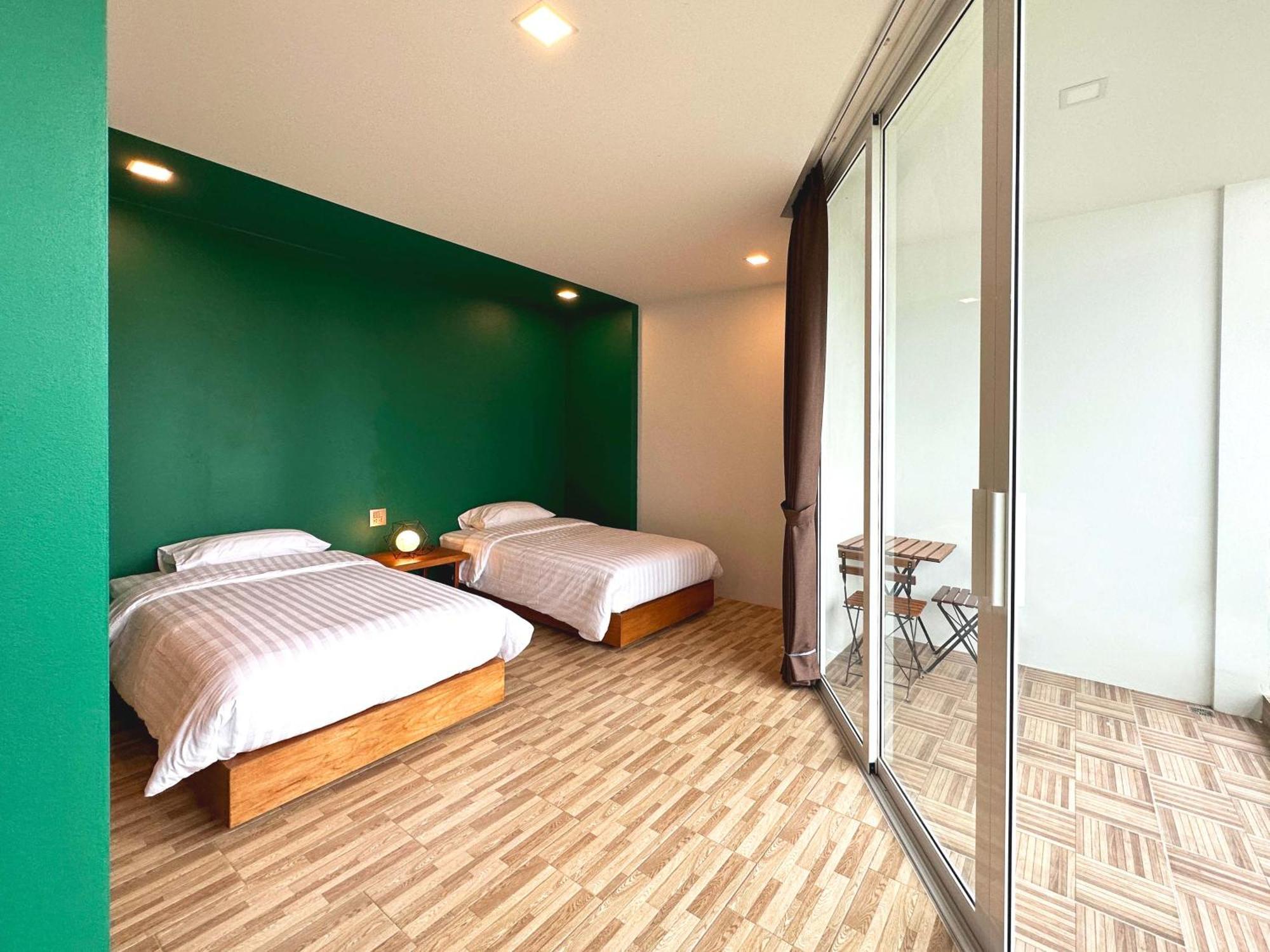 Plernpetch Hotel Surat Thani Exterior photo