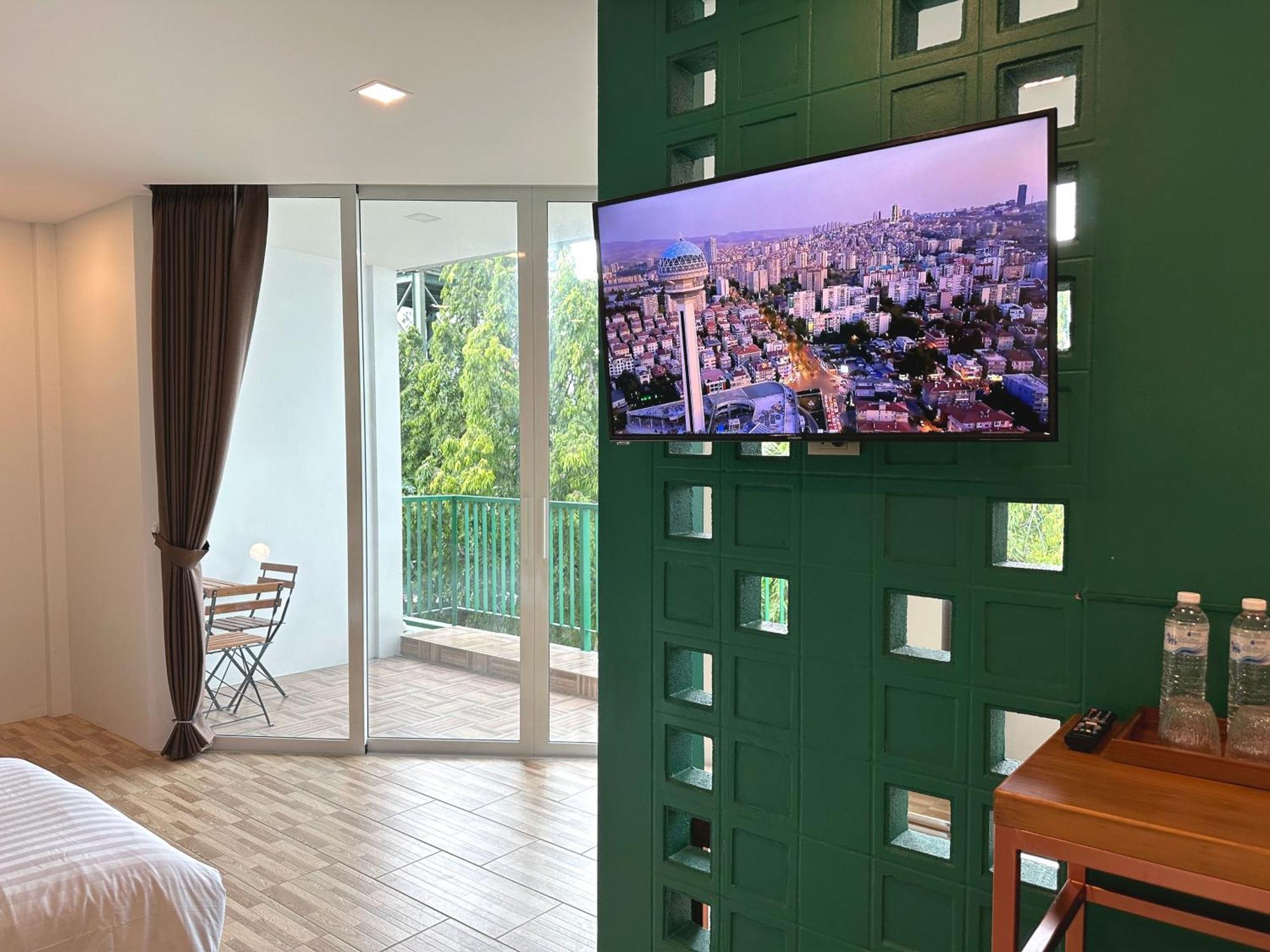 Plernpetch Hotel Surat Thani Exterior photo