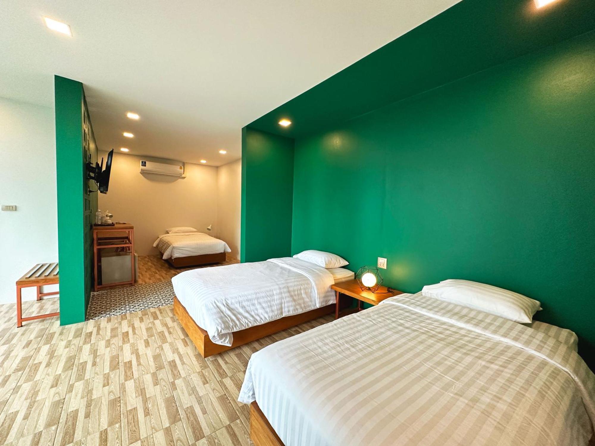 Plernpetch Hotel Surat Thani Exterior photo