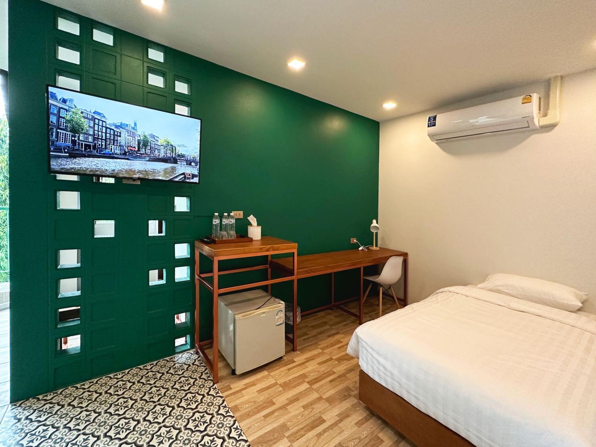 Plernpetch Hotel Surat Thani Exterior photo